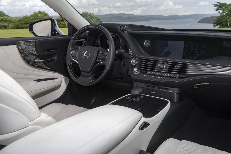 Торпедо Lexus LS500 Inspiration Series 2019 года  (NA) (фото 10 из 11)